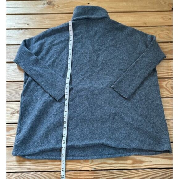 Garnet Hill Women’s Turtleneck Pocket Sweater Size Large Gray - Picture 6 of 8
